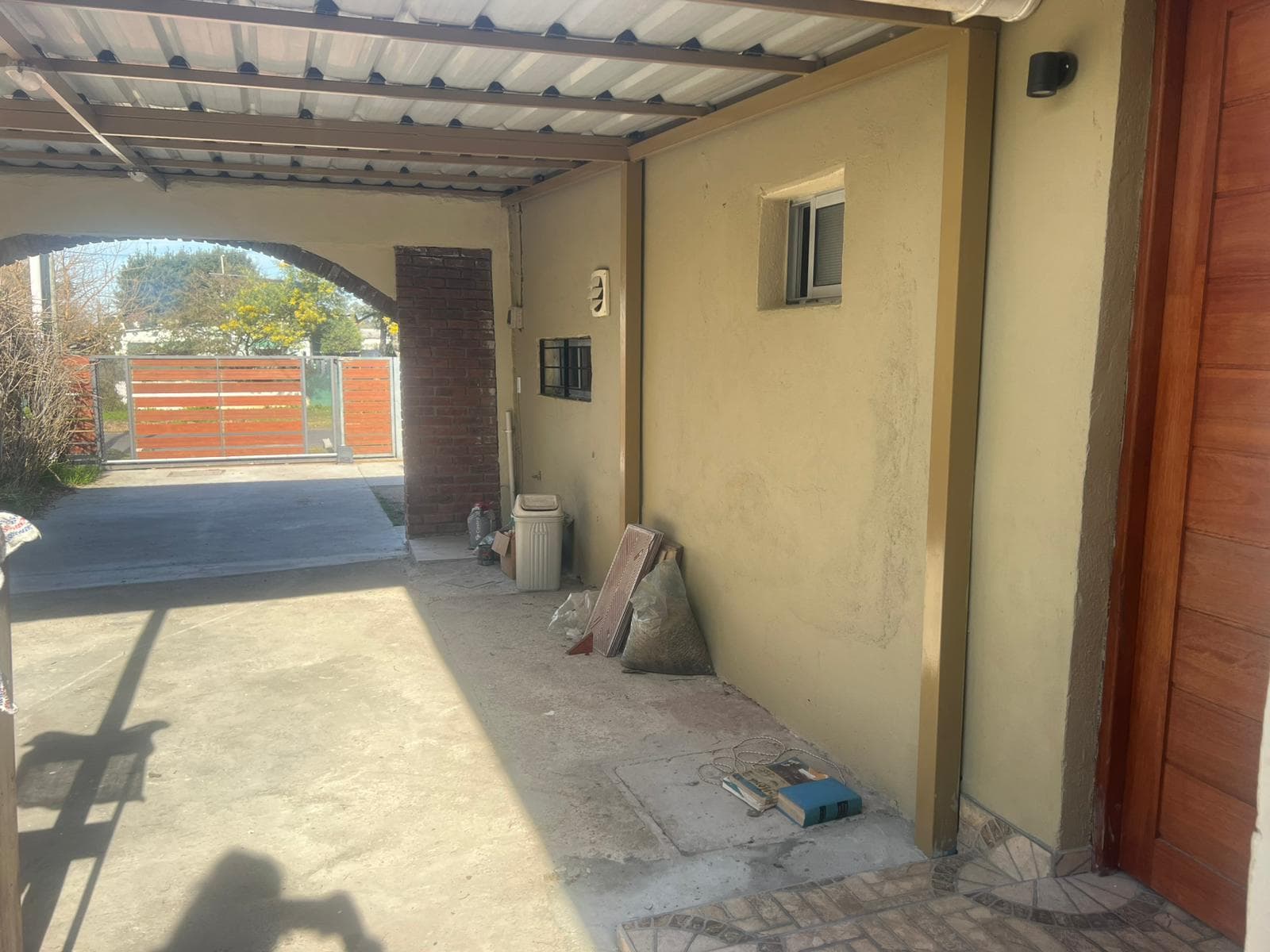 VENTA CASA 3 DORM 2 BAÑOS LAGOMAR - 1