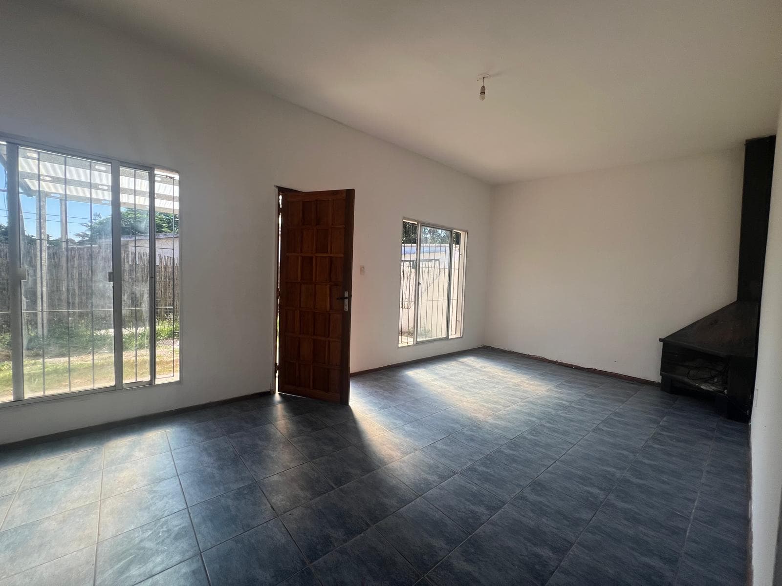 VENTA 3 DORM SOBRE AV. LOMAS DE SOLYMAR - 1